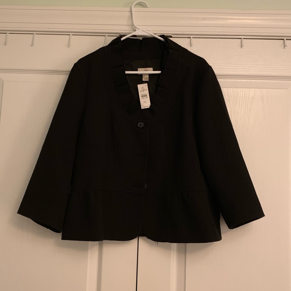 NWT Very cute, cropped Loft jacket. Size XL